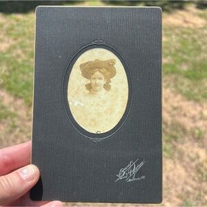 Lovely Antique Cabinet Card!